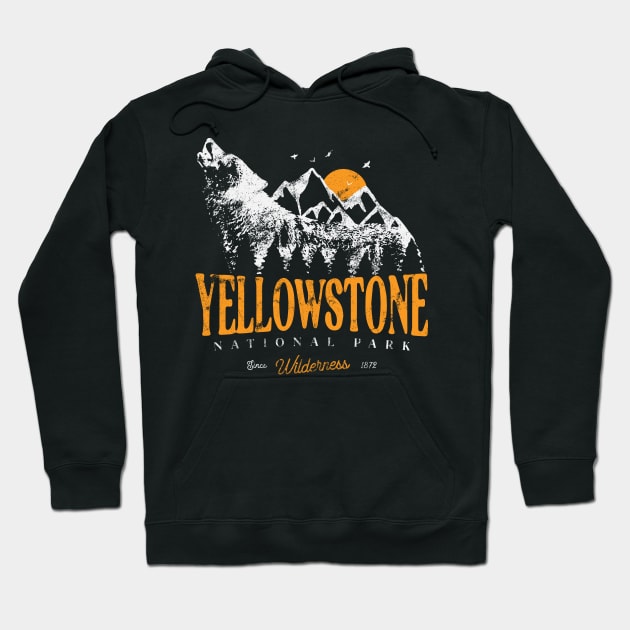 Yellowstone US National Park Wolf Mountains Adventure Vintage Hoodie by Fitastic